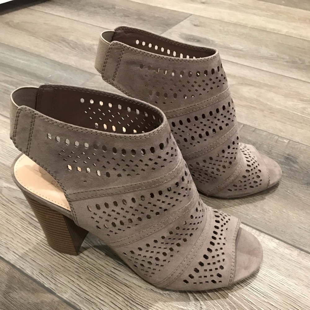 Women’s open toe booties